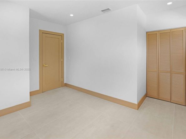 1620 Mckinley St, Hollywood FL 33020