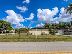 1620 Mckinley St, Hollywood FL 33020