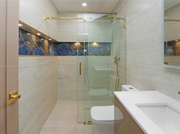 1620 Mckinley St, Hollywood FL 33020