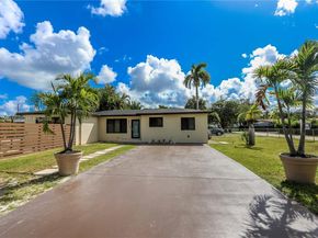 1620 Mckinley St, Hollywood FL 33020