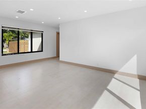 1620 Mckinley St, Hollywood FL 33020