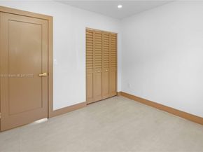 1620 Mckinley St, Hollywood FL 33020