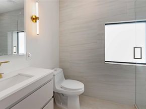 1620 Mckinley St, Hollywood FL 33020