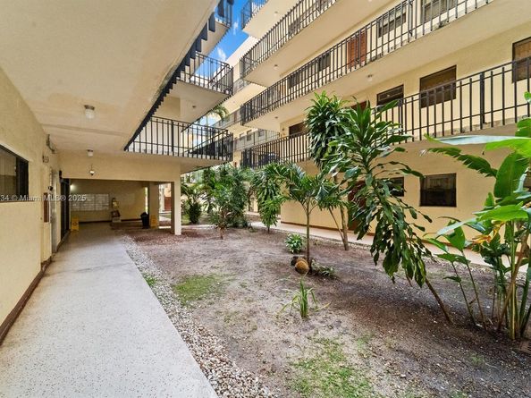 650 NE 149th St 407A, Miami FL 33161