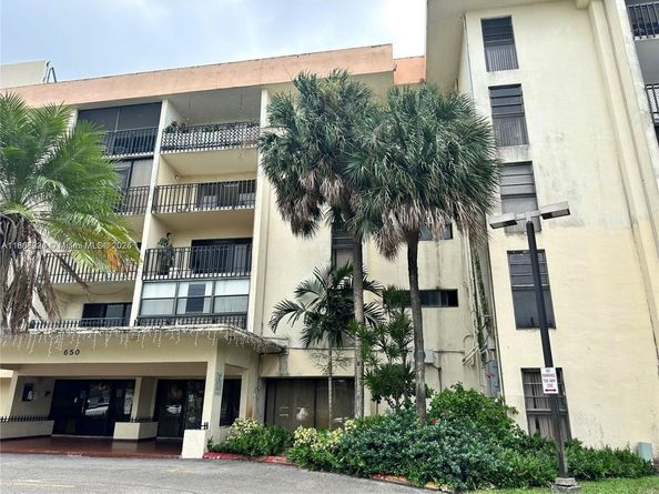 650 NE 149th St 407A, Miami FL 33161