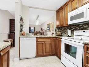 2941 N Nob Hill Rd 208, Sunrise FL 33322