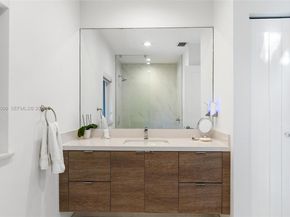 1014 Jefferson St, Hollywood FL 33019