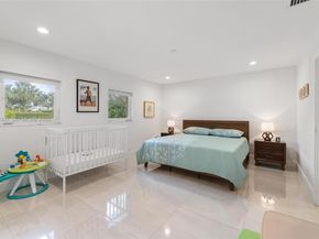 1014 Jefferson St, Hollywood FL 33019