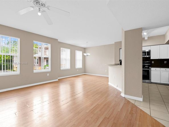 6722 W Sample Rd 6722, Coral Springs FL 33067