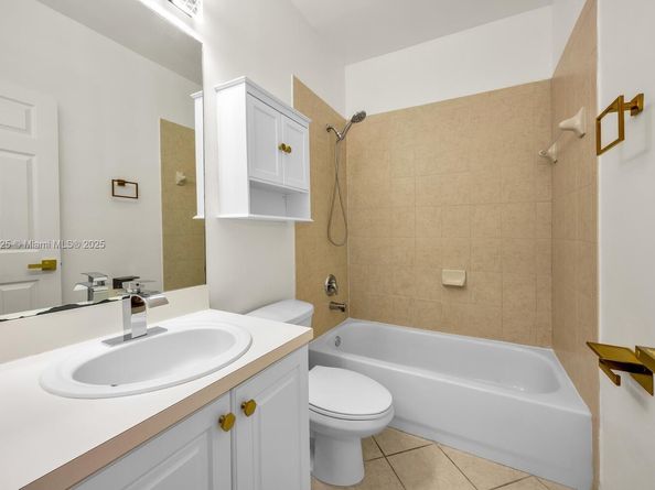 2928 SE 2nd St 5, Homestead FL 33033