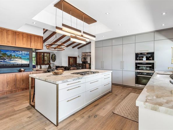 3444 NE 167th St, North Miami Beach FL 33160