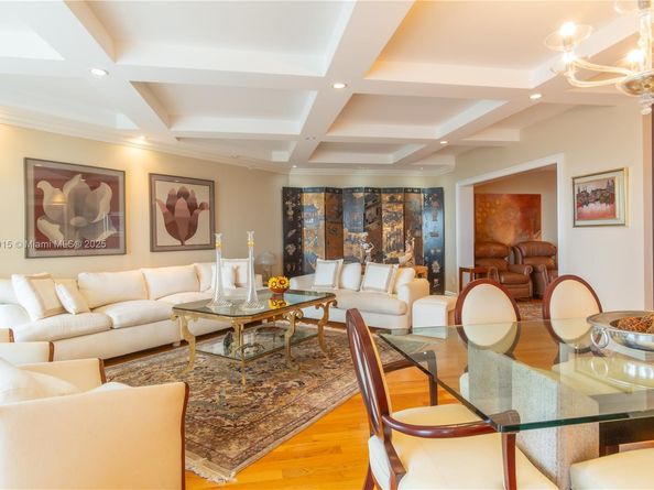21050 Point Pl 2203, Aventura FL 33180