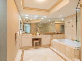 21050 Point Pl 2203, Aventura FL 33180