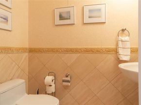 21050 Point Pl 2203, Aventura FL 33180