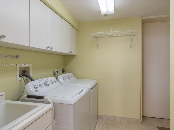 21050 Point Pl 2203, Aventura FL 33180