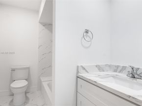 223 SW 1st Ct, Pompano Beach FL 33060