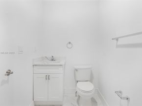 223 SW 1st Ct, Pompano Beach FL 33060