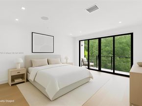 3132 Plaza St, Miami FL 33133