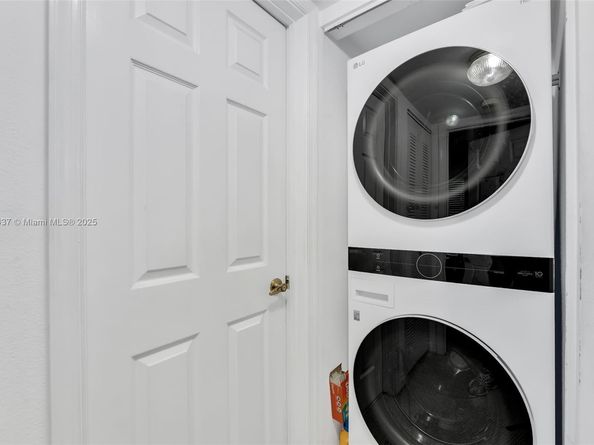 10382 NW 24th Pl 104, Sunrise FL 33322
