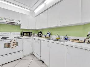 10382 NW 24th Pl 104, Sunrise FL 33322