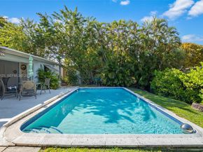 3035 Hayes St, Hollywood FL 33021