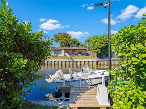 3035 Hayes St, Hollywood FL 33021