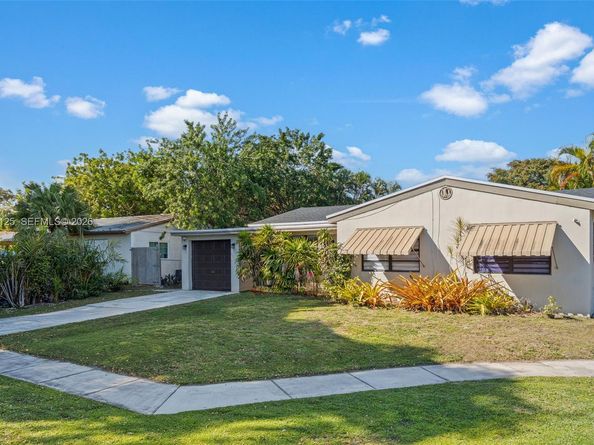 3035 Hayes St, Hollywood FL 33021