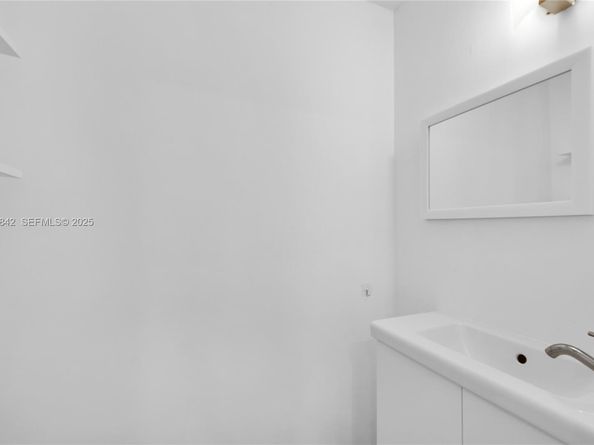 1350 Pennsylvania Ave 207, Miami Beach FL 33139