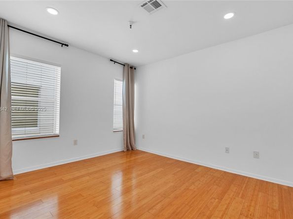 1350 Pennsylvania Ave 207, Miami Beach FL 33139