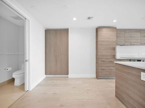 650 NE 32nd St 1004, Miami FL 33137