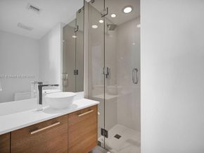 650 NE 32nd St 1004, Miami FL 33137