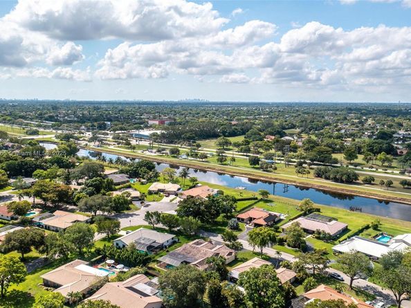 9919 SW 1st Ct, Coral Springs FL 33071
