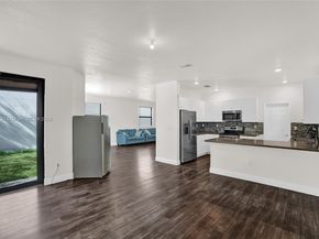 2502 NE 1st St, Homestead FL 33033