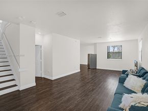 2502 NE 1st St, Homestead FL 33033