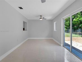 255 NE 164th St, Miami FL 33162