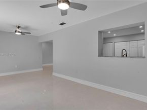 255 NE 164th St, Miami FL 33162