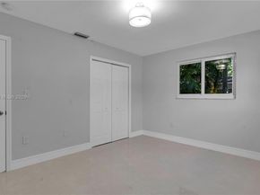 255 NE 164th St, Miami FL 33162