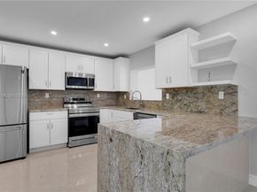 255 NE 164th St, Miami FL 33162
