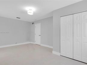 255 NE 164th St, Miami FL 33162
