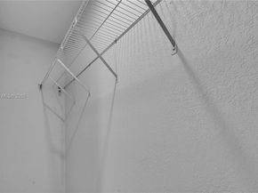 255 NE 164th St, Miami FL 33162