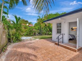920 SW 8th Ct, Miami FL 33130