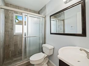 18506 NW 24th Pl, Pembroke Pines FL 33029