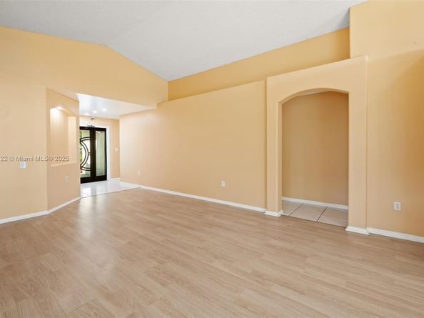 18506 NW 24th Pl, Pembroke Pines FL 33029