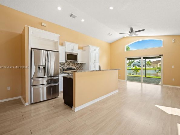 18506 NW 24th Pl, Pembroke Pines FL 33029
