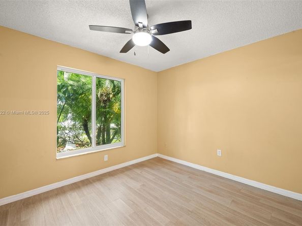18506 NW 24th Pl, Pembroke Pines FL 33029