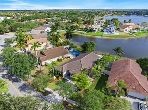18506 NW 24th Pl, Pembroke Pines FL 33029