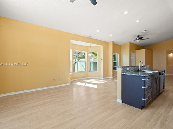 18506 NW 24th Pl, Pembroke Pines FL 33029
