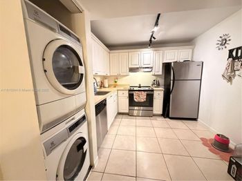 711 N Pine Island Rd