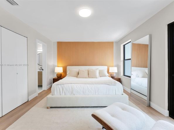 7996 Crespi Blvd 4, Miami Beach FL 33141