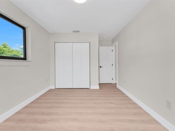 7996 Crespi Blvd 4, Miami Beach FL 33141